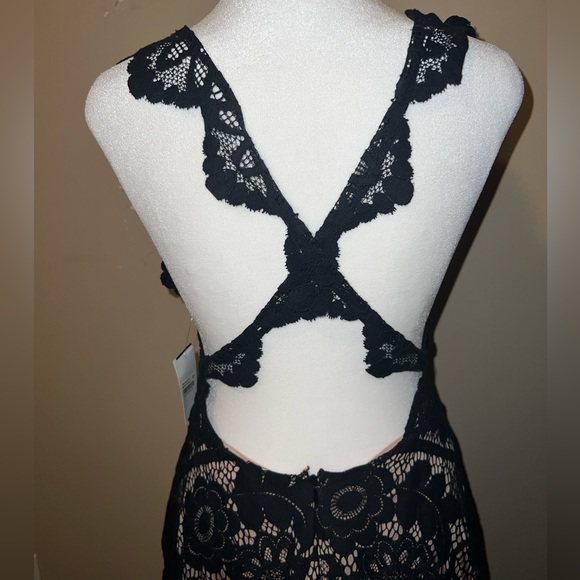 NWT For Love And Lemons Lace cross-back Black Giana Women’s Dress NEW WITH TAG - Picture 3 of 9